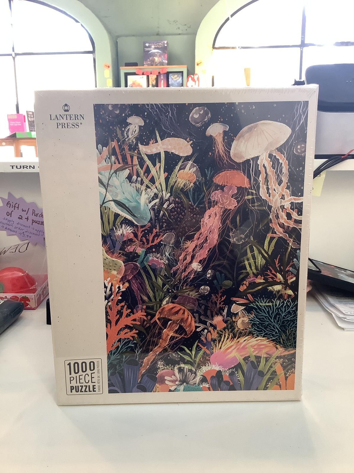 Luminescent World-Jellyfish 1000pc Puzzle