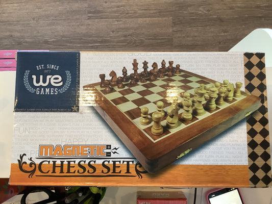 Magnetic Wood Folding Chess Set (We Games)
