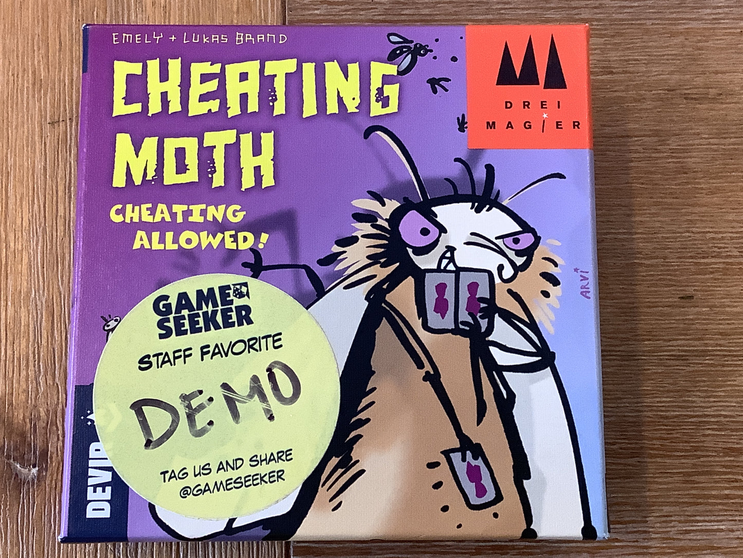 DEMO-Cheating Moth